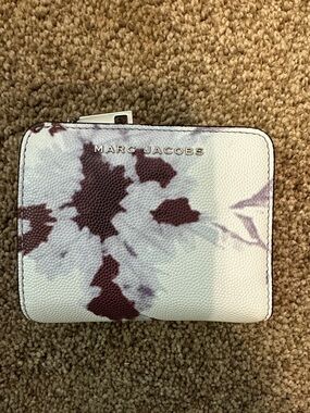 Marc Jacobs White Wallet with Burgundy Floral Accents